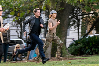 At least Tom Cruise has finally found a running buddy.