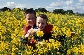 These kids accidentally found themselves on the set of Big Fish.